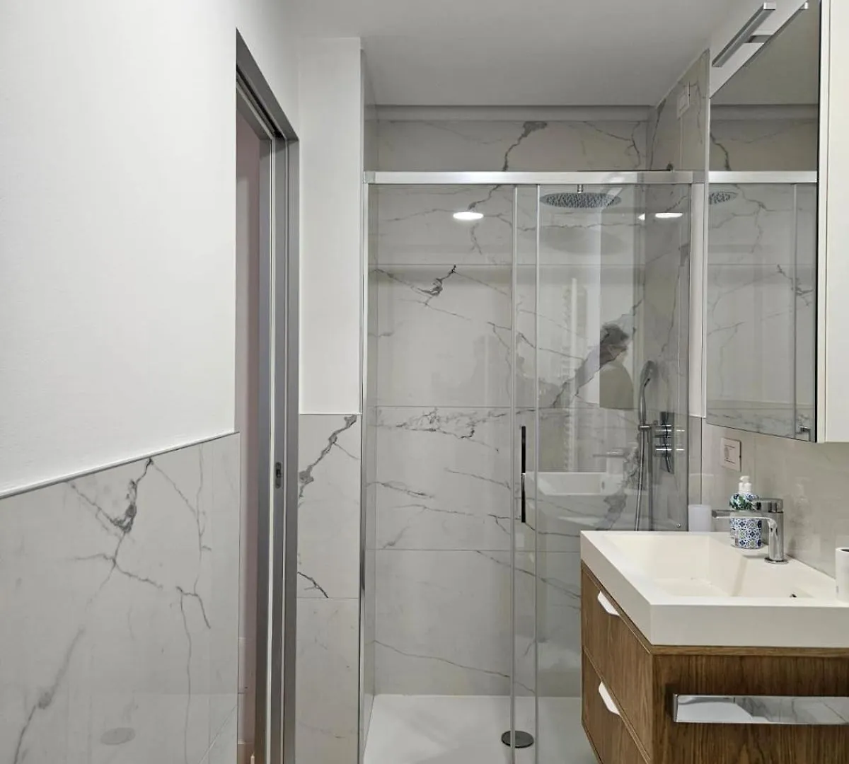 מילאנו 3-Bedroom - Sleeps 7 - With Gym דירה