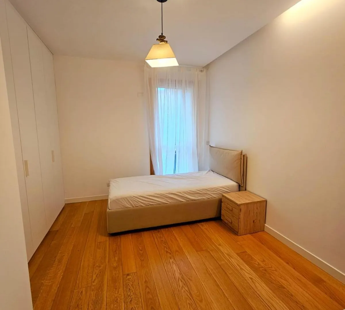 Apartment 3-Bedroom - Sleeps 7 - With Gym Milan